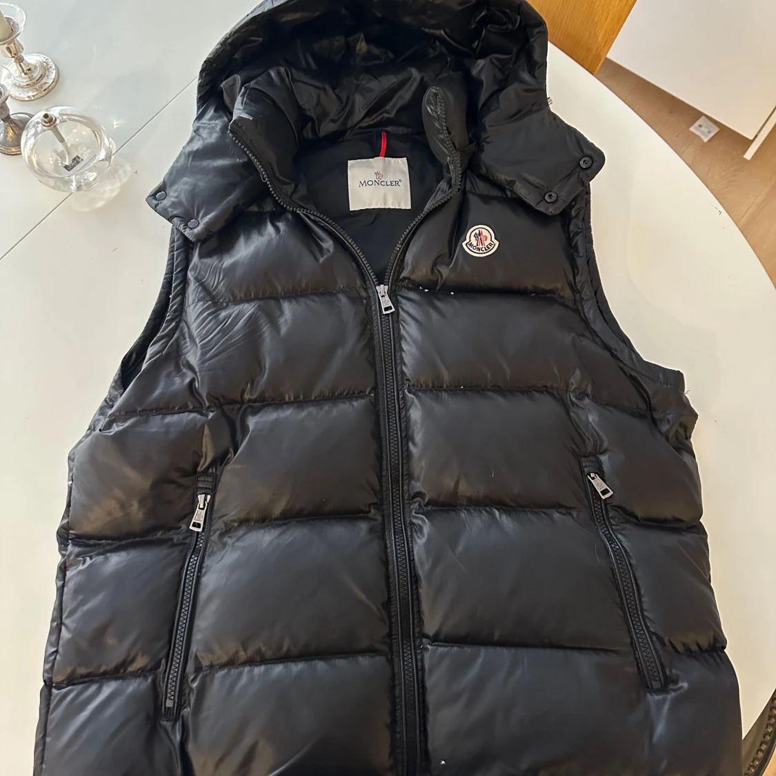 Svart dunväst från Moncler - 1