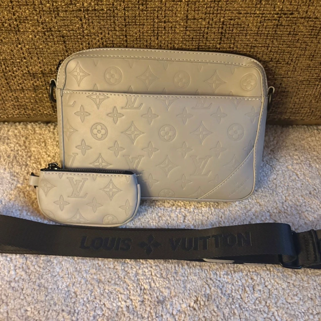 Grå axelväska  - 1