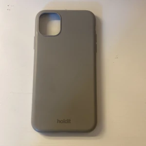 Beige mobilskal från holdit iPhone 11 - Super bra skick, passar iPhone 11 men även iPhone XS 