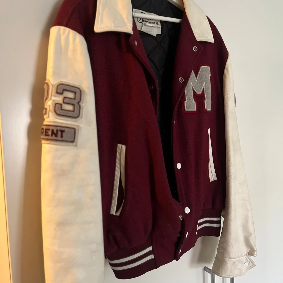 Vinröd och vit bomberjacka Mid-West - 2