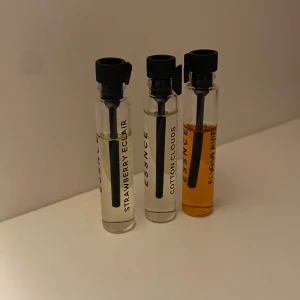 Essnce testers - 2st Essnce testers❤️ (Strawberry eclair är såld!) Cotton clouds och Ella la nuit. 40kr för båda och 25kr styck❤️ Skriv för frågor eller fler bilder!
