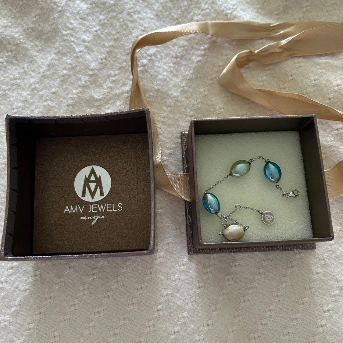 Ny AMV Jewels silver armband med färgade stenar - 1