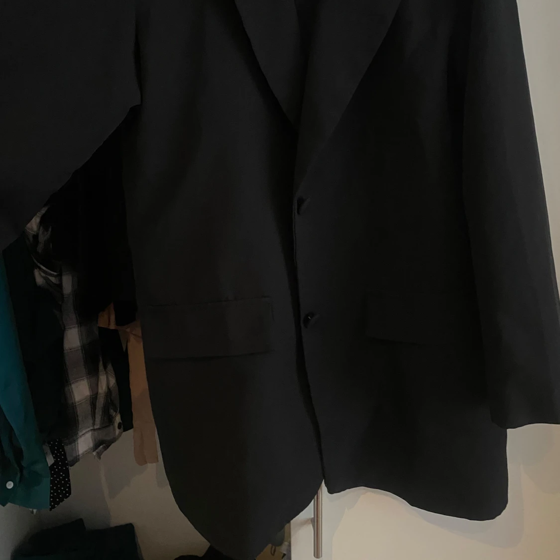 Svart kavaj från Boohoo, stl 40 - 1