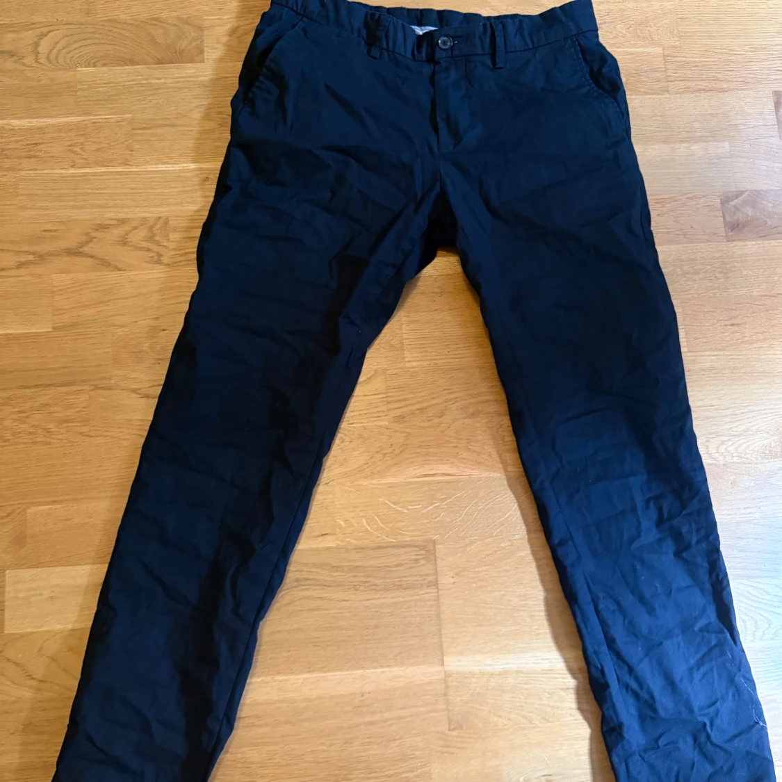 Svarta chinos från Reserved slim fit