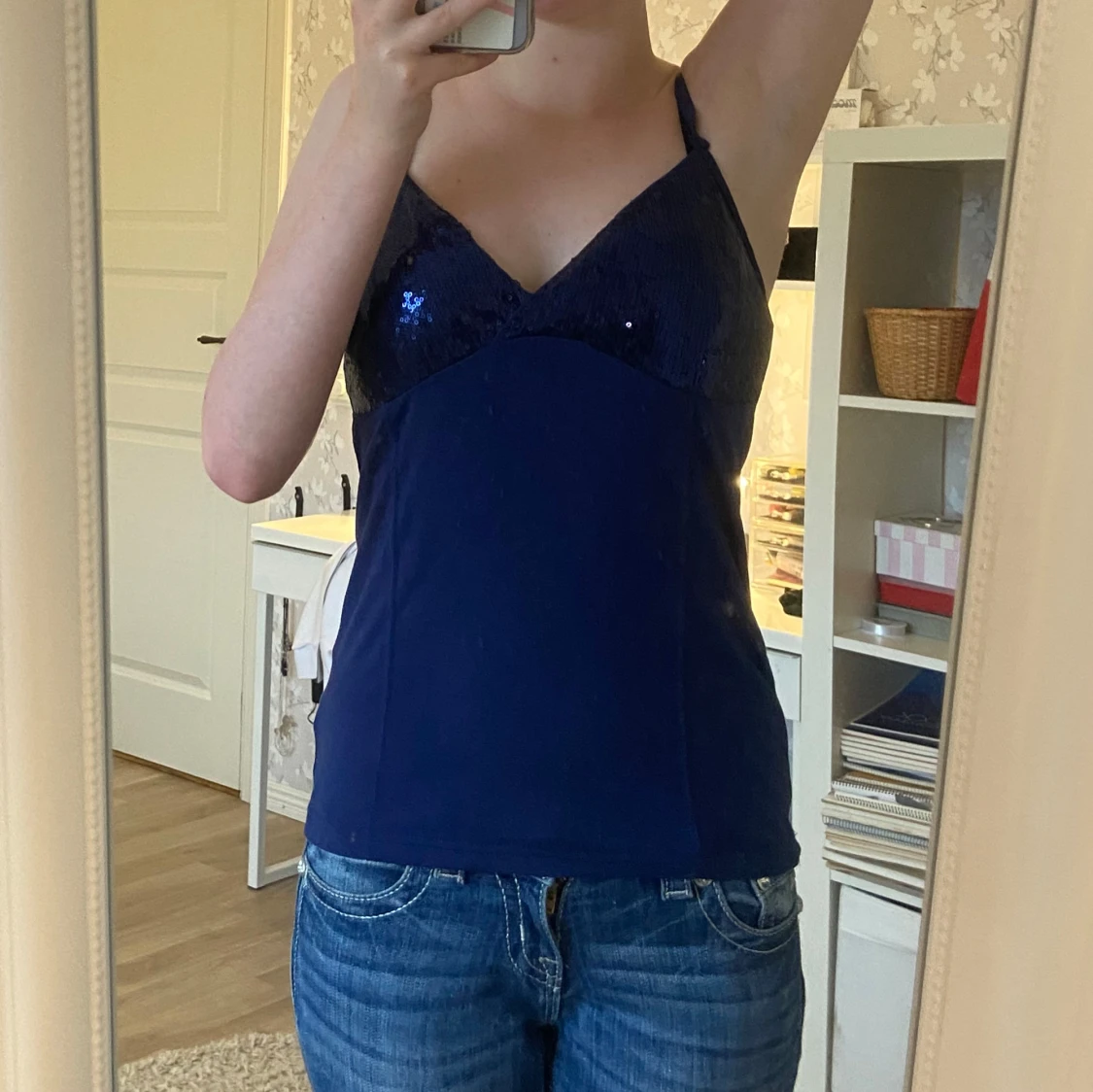 Mörkblå paljettlinne från Cubus