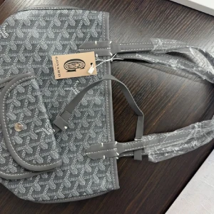 A master väska  - Pris går att diskutera här av dig vid intresse!