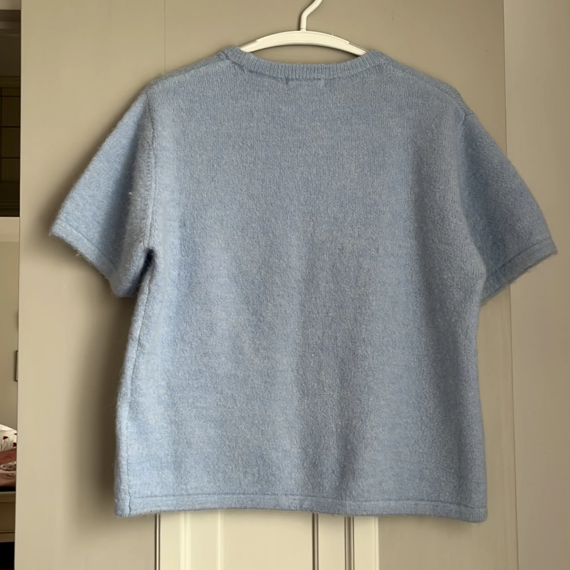 Ljusblå stickad tröja från Gina Tricot - 1