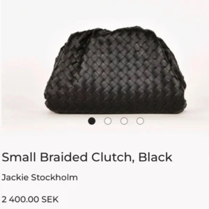 Väska - Säljer en väska från Jackie som jag använt max 10 ggr, säljer den då den inte kommer till användning! Tror inte att den finns att köpa kvar! Säljer för 1400kr vid snabbt köp!