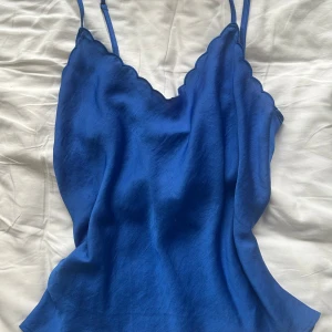 Blått linne - Satinlinne i bra skick från mango💙 storlek 34!