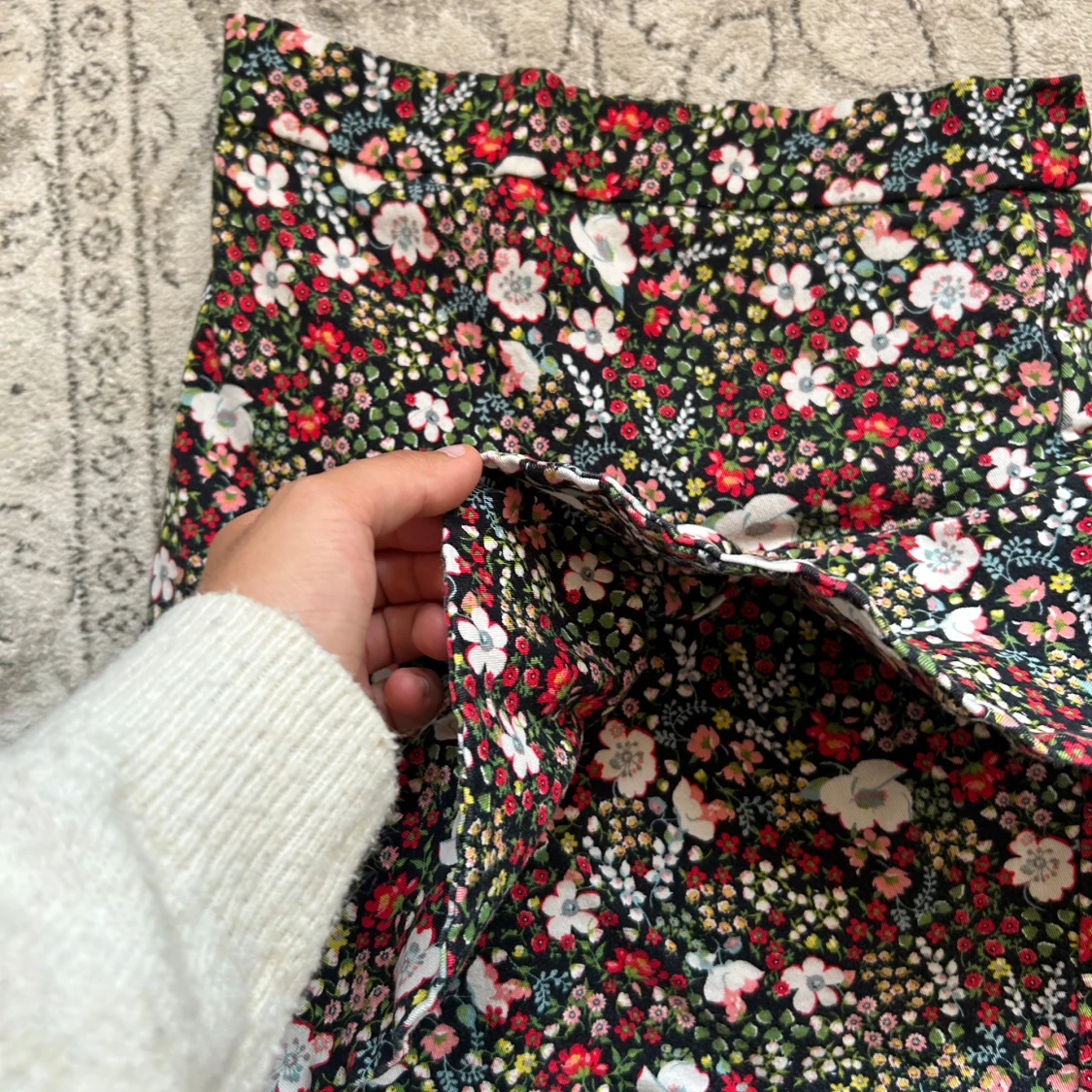 Blommig volangkjol från Talis - 1