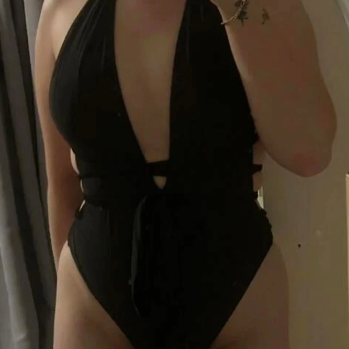 Svart bikini med korsade band - 2