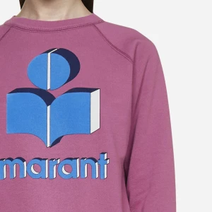 Isabel Marant sweatshirt  - Säljer en lila sweatshirt från Marant med stort blått och vitt logotryck framtill.  Så söt och skön! Älskar älskar älskar. Står storlek 38 på lappen men jag brukar ha xs/s och den passar superbra!💕 Så beror på hur man vill ha passformen 