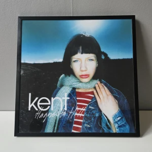 Kent - Albumaffisch, 31.5x31.5cm - Kent - Hagnesta Hill albumaffisch, 31.5x31.5cm  Passar bra i IKEAs tavelram Lomviken!  Skickas i papprulle - Ramen ingår inte!