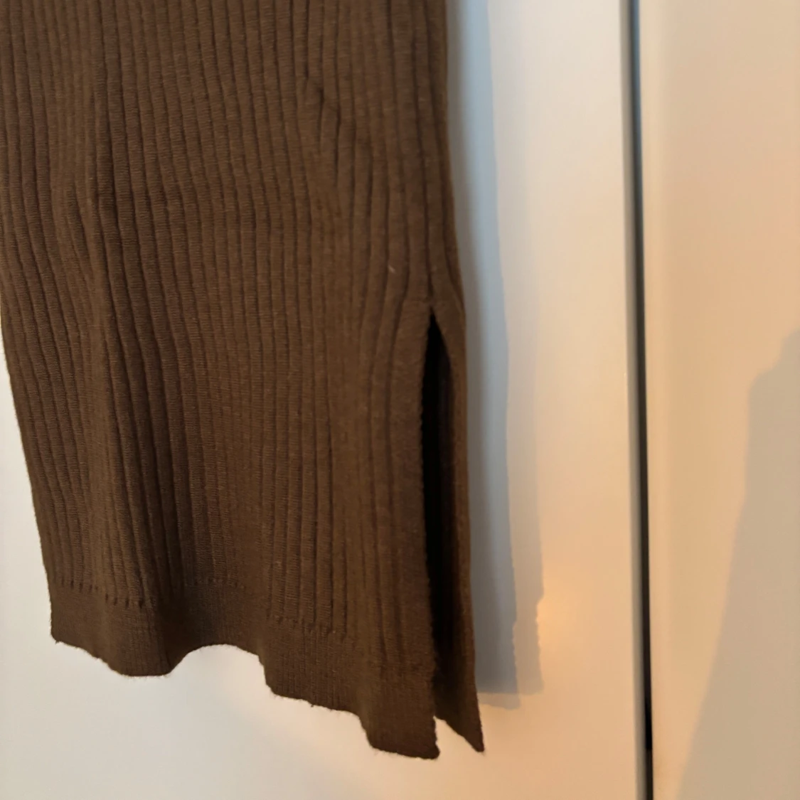 Brun ribbad långkjol från NA-KD - 2