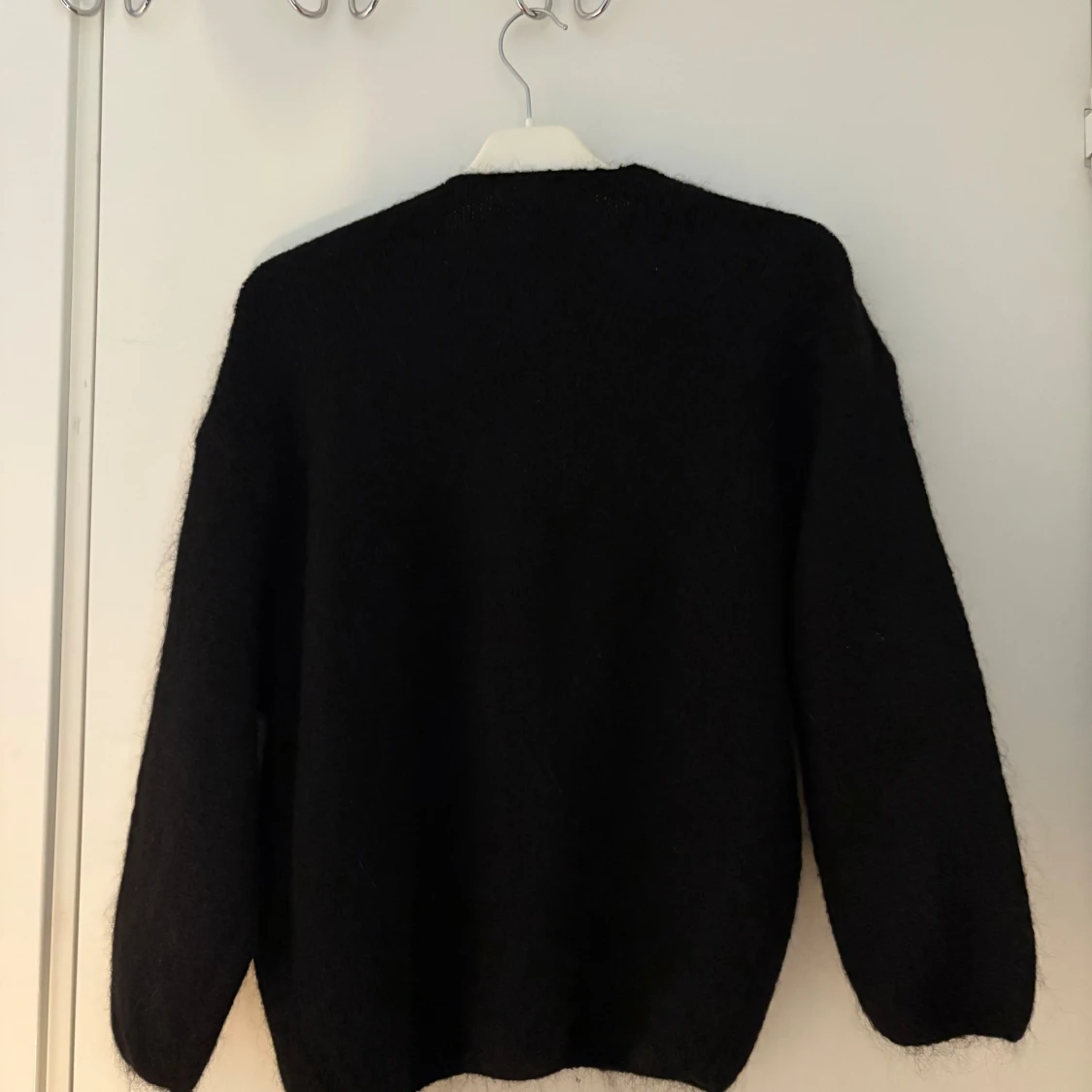 Svart stickad kofta från Lindex - 1