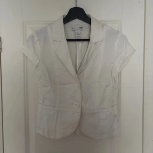 H&M Väst - Säljer denna då den inte längre används.  Pris går att diskuteras.