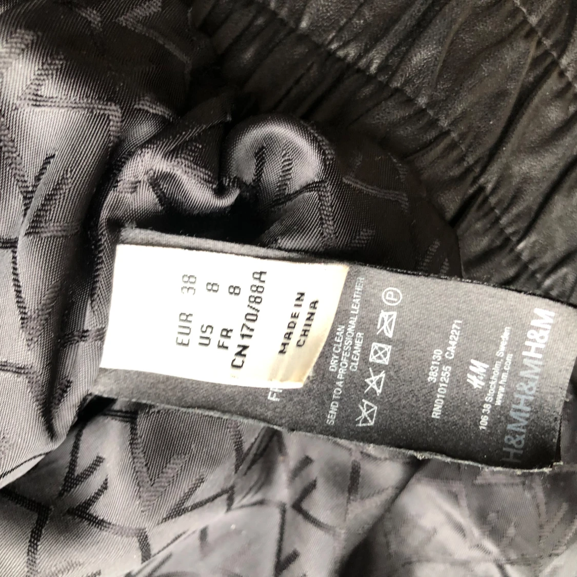 Svart skinnjacka H&M x Madonna strl S - 3