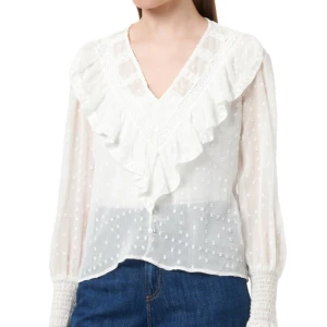 Blus  - Genomskinlig blus från only! Ändast använd fåtal gånger 2023. Inga effekter, storlek L men passar även mig i storlek Xs-S. 