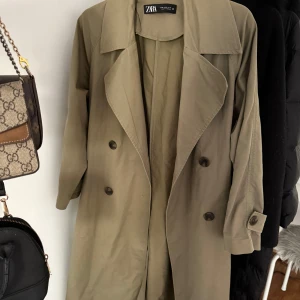 Trenchcoat Zara - Aldrig använd 