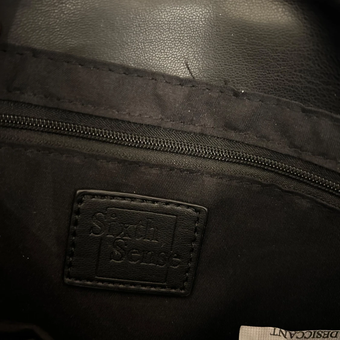 Svart quiltad axelväska från Sixth Sense - 1