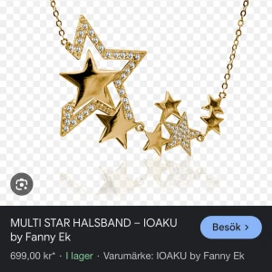 Multi Star Halsband från IOAKU - Elegant halsband med flera stjärnor i guldton från IOAKU. Superfint skick, hör av dig💕