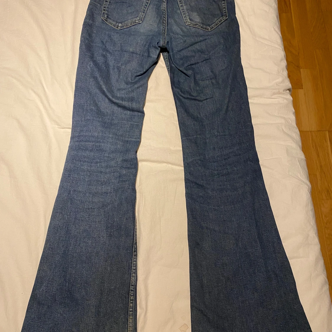 Blå bootcut jeans - 1