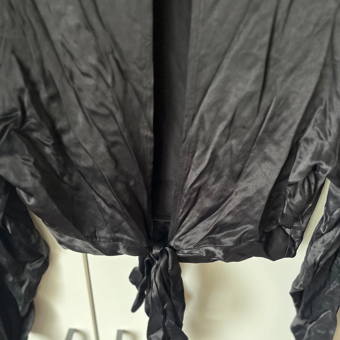 Svart långärmad croppad topp från NA-KD - 1