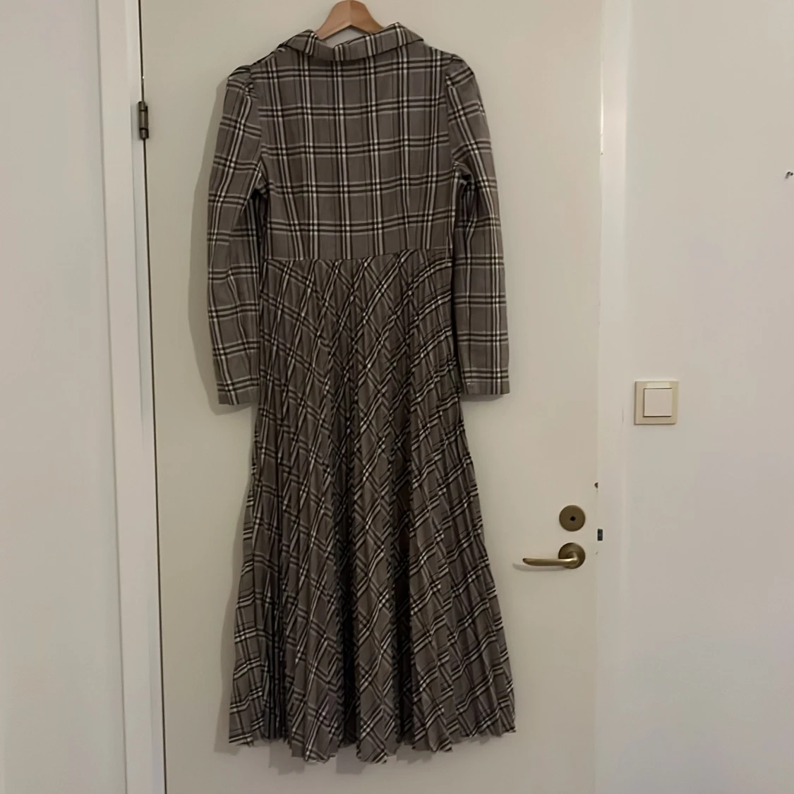 Rutig långklänning med kavajkrage från SHEIN - 2