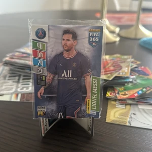 Messi kort - Messi kort i hans psg tröja. Ganska bra condition har lite whitening