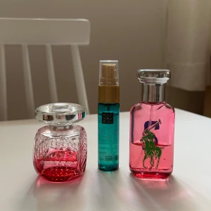 Parfym-kit - Jimmy Choo blossom 40ml - halvfull, Rituals of karma hair & body mist 20 ml - nästan full, Ralph Lauren big pony pink 30ml - halvfull