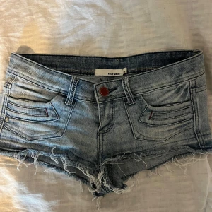 Lowwaist jeansshorts  - Jättednygga shorts ifrån Tally Weijl. Storlek 36 som motsvarar S. Jättebra skick då de knappt är använda. Pris går att diskutera, och skriv för frågor! ❤️❤️