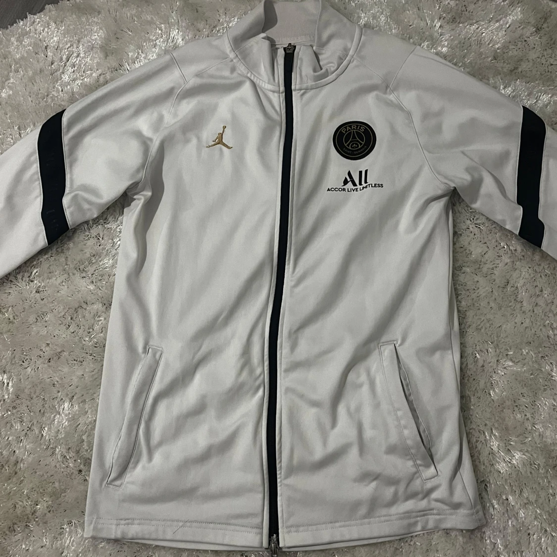Vit träningsjacka från Jordan x PSG - 1