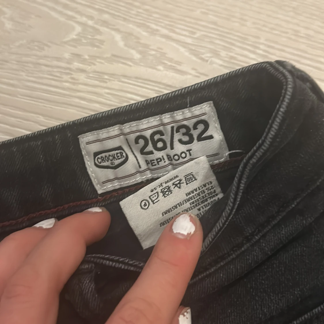 Svarta bootcut jeans från Crocker - 2