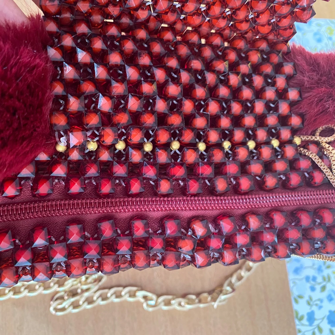 Vinröd Pälrväska  - 2