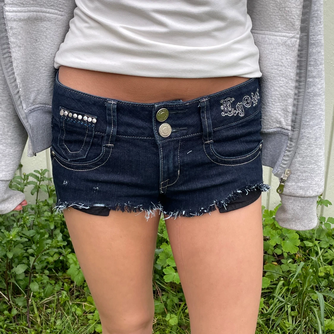 Mörkblå jeansshorts med strass