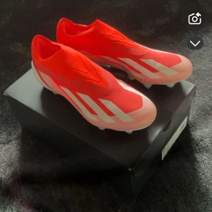 Adidas Crazyfast sg - Sprillans nya, aldrig använda. Storlek 44, priset är ej hugget i sten. Hör av dig vid eventuella frågor.