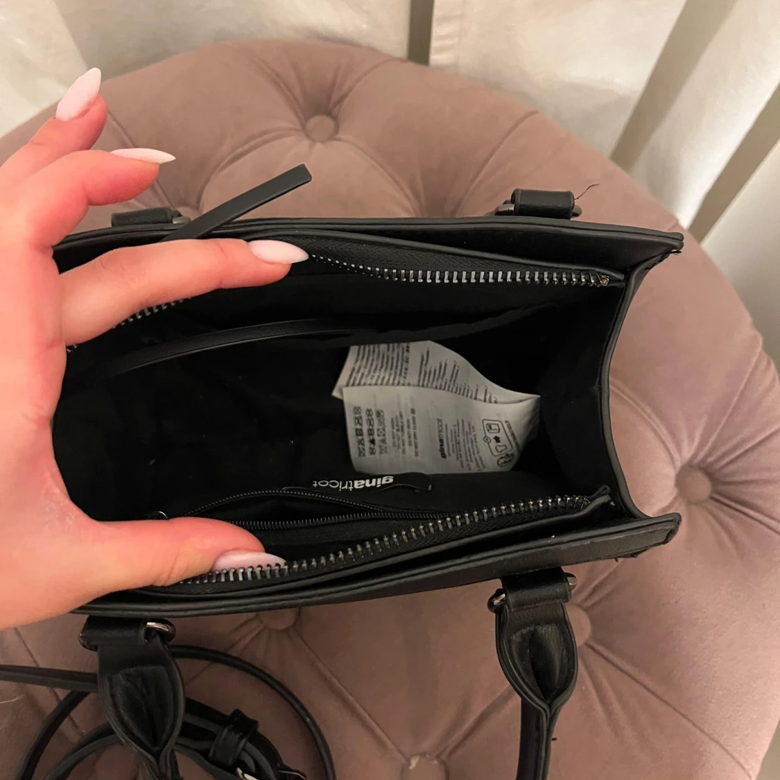 Svart handväska med dragkedja - 3