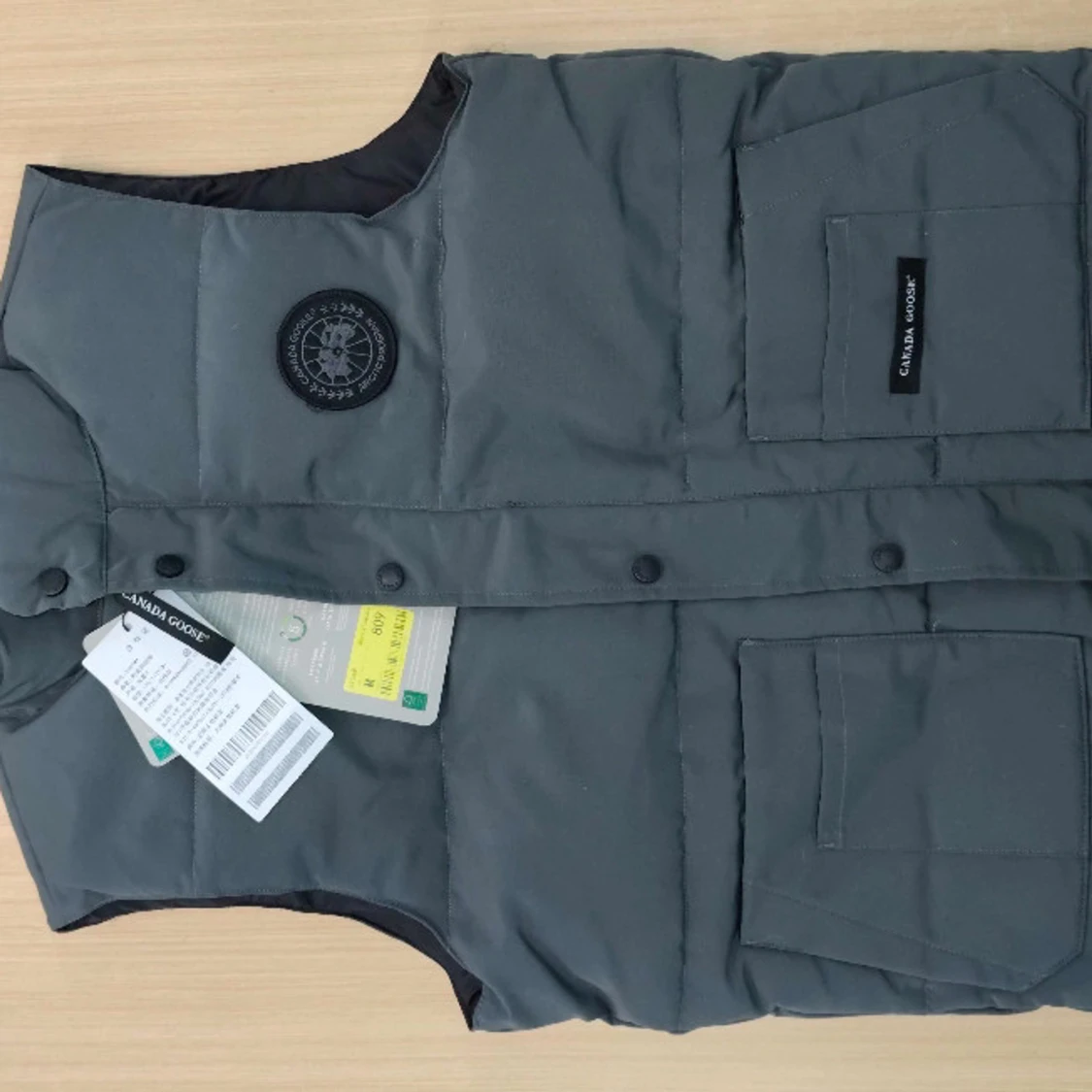 Svart dunväst från Canada Goose - 4