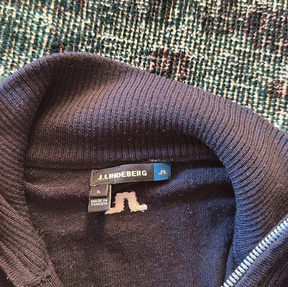 Marinblå tröja från J.Lindeberg - 1