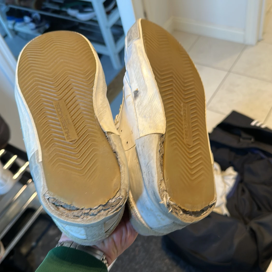 Vita sneakers med grå detaljer - 1