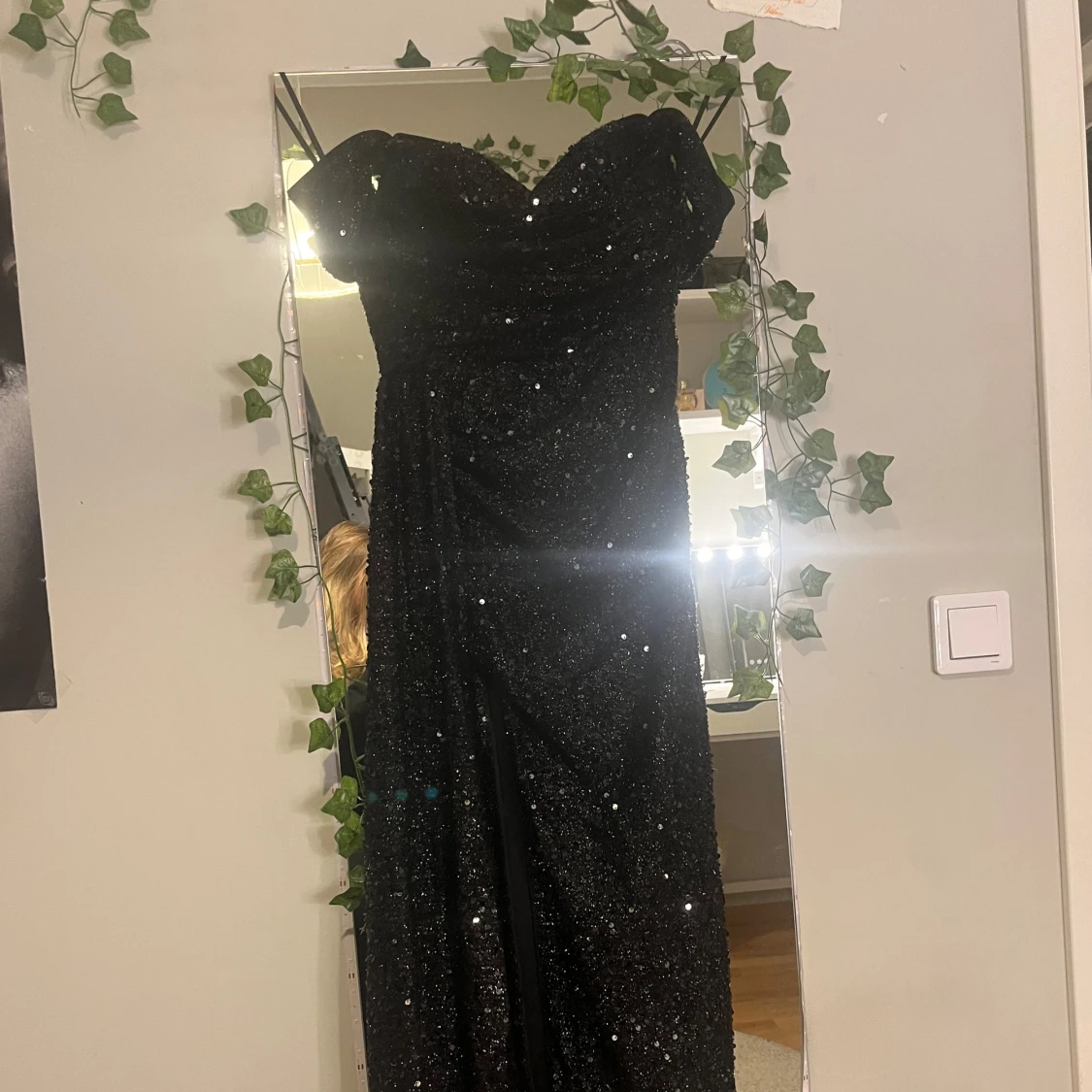 Svart Glittrig Balklänning med slits - 3