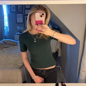 Grön topp  - Skit snygg tröja, passar till allt 