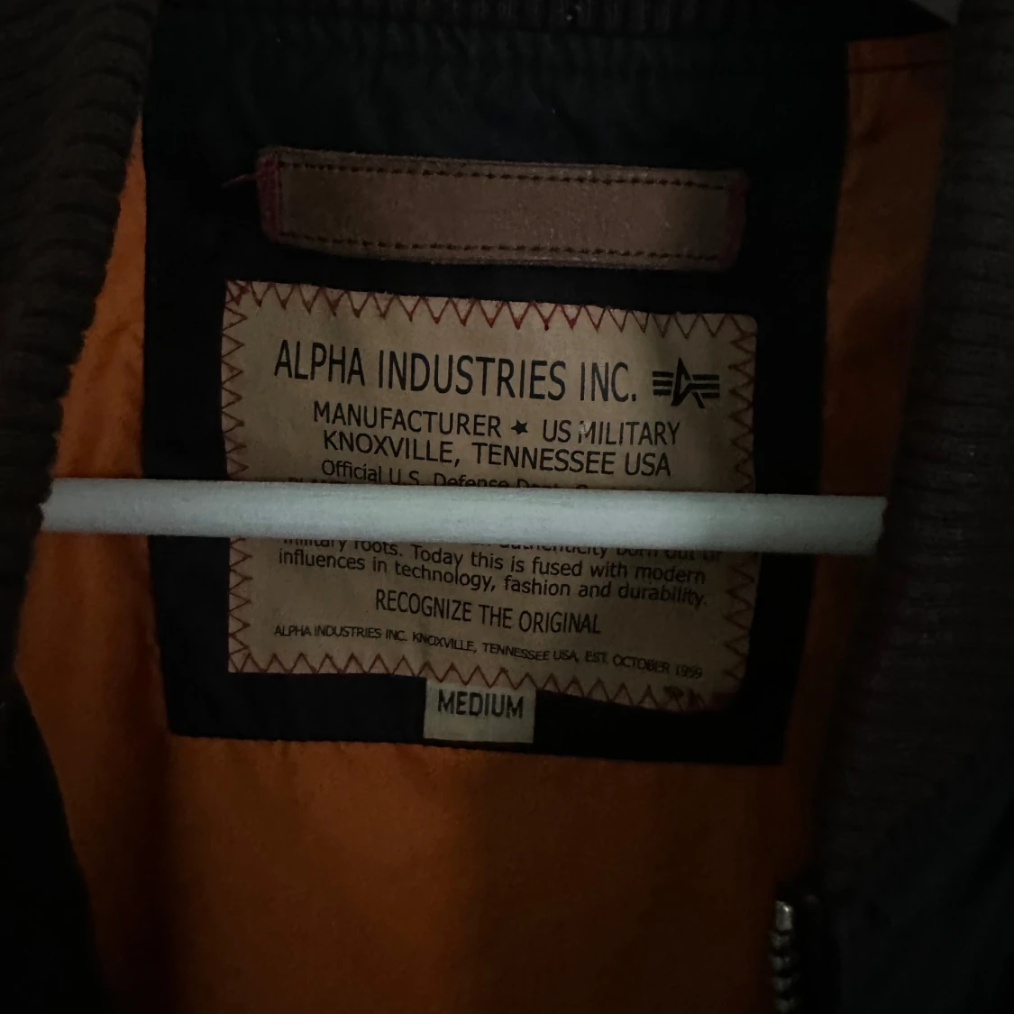 Svart bomberjacka Alpha Industries - 2