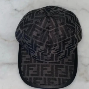 Fendi keps  - Helt nybfendi keps