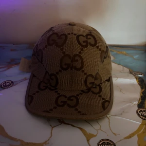 ÄKTA Jumbo Gucci keps - Sliten men har ej några hål, bara lite solbränd 