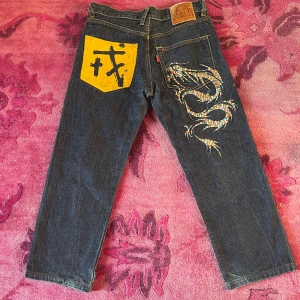 Evisu jeans  - Unika Evisu jeans! Supersnygga!!! Innerbenslängd 63cm