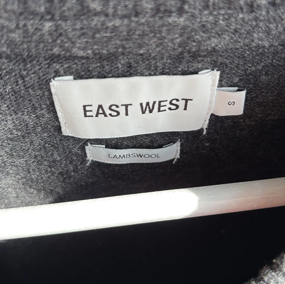 Mörkgrå lammullströja från Brothers - 2