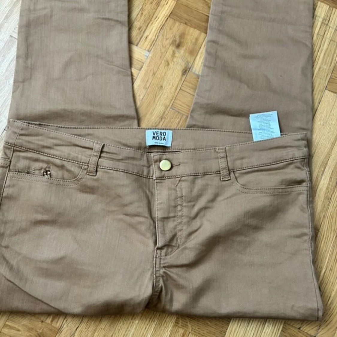 Beige skinny byxor från Vero Moda - 3