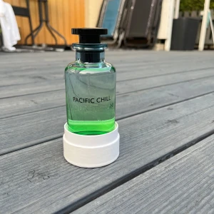 LV pacific chill  - Sommarens stora hitt från Louis Vuitton, Pacific Chill 100ml. En fräsch doft perfekt för varmare väder. Hör av er vid minsta fundering. Helt ny