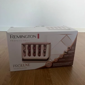 Remington för lockar - Jag säljer denna då jag köpte den men har inte fått någon användning av. Den är helt ny och fungerar precis som vanligt! Den ger en bra volym i håret och fina lockar på kort tid! Man får totalt 20 rullar med klämmor! Pris kan diskuteras 💗💗